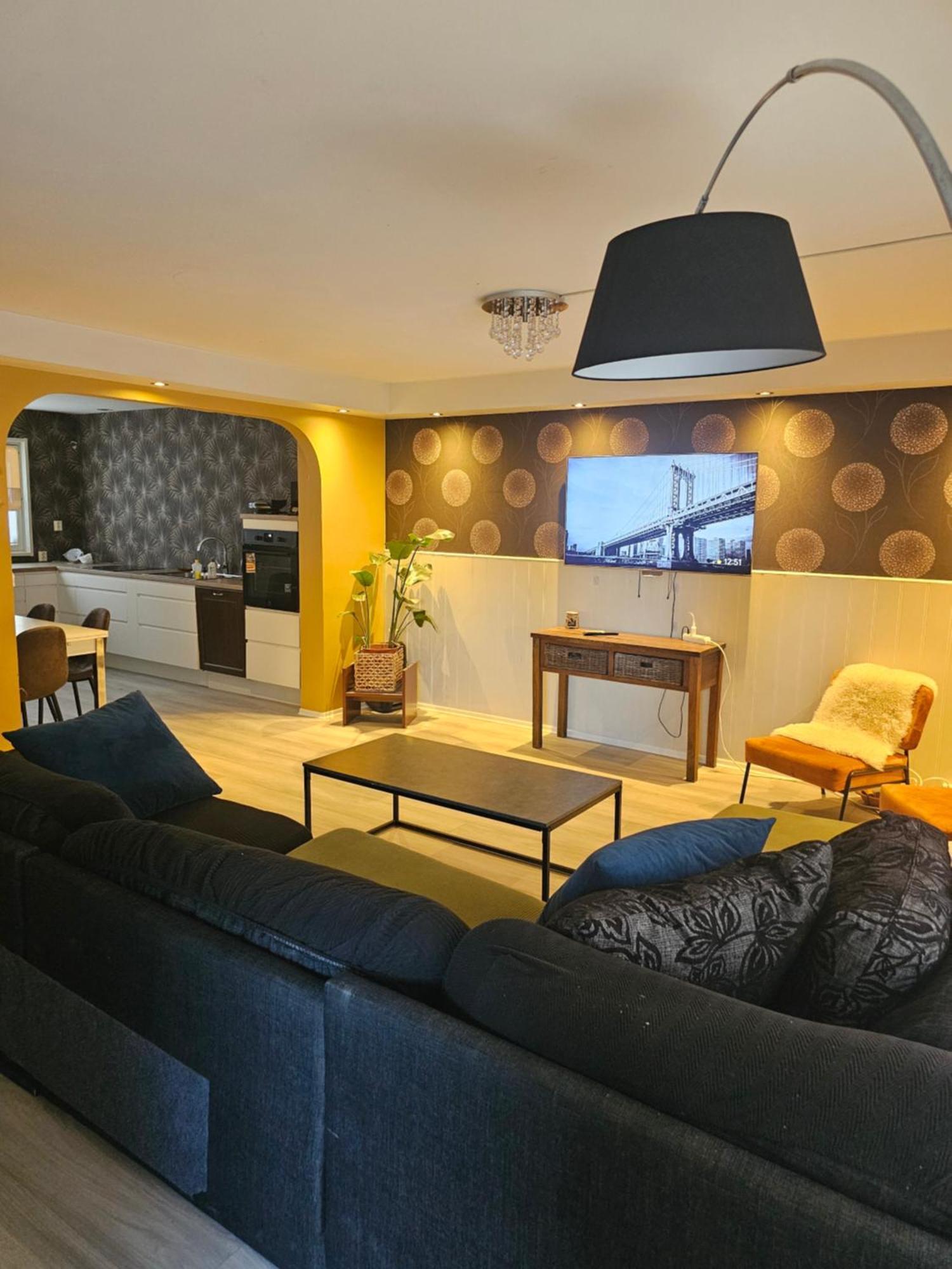 Full Privacy Townhome In Oslo With Wifi 外观 照片