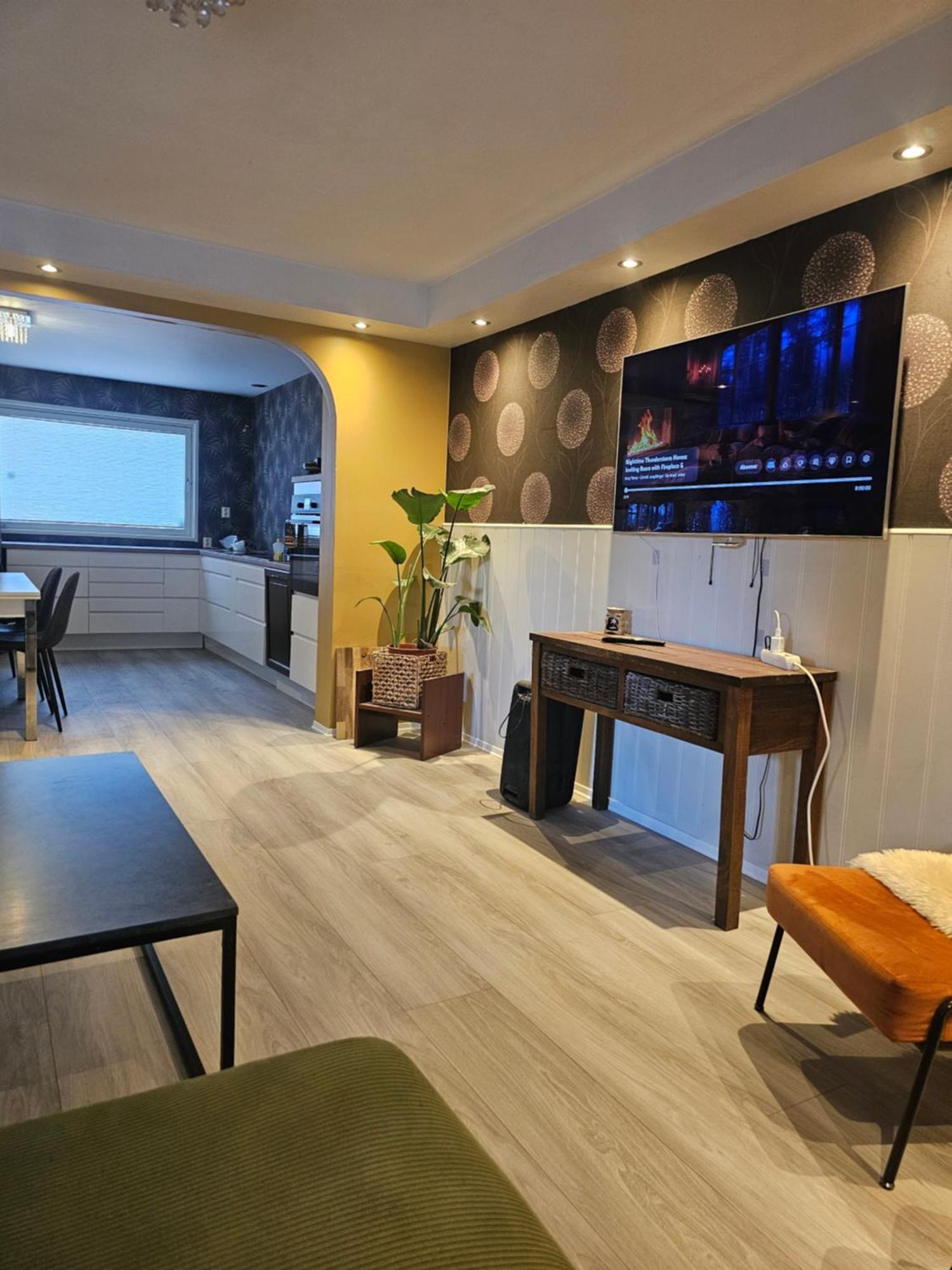 Full Privacy Townhome In Oslo With Wifi 外观 照片
